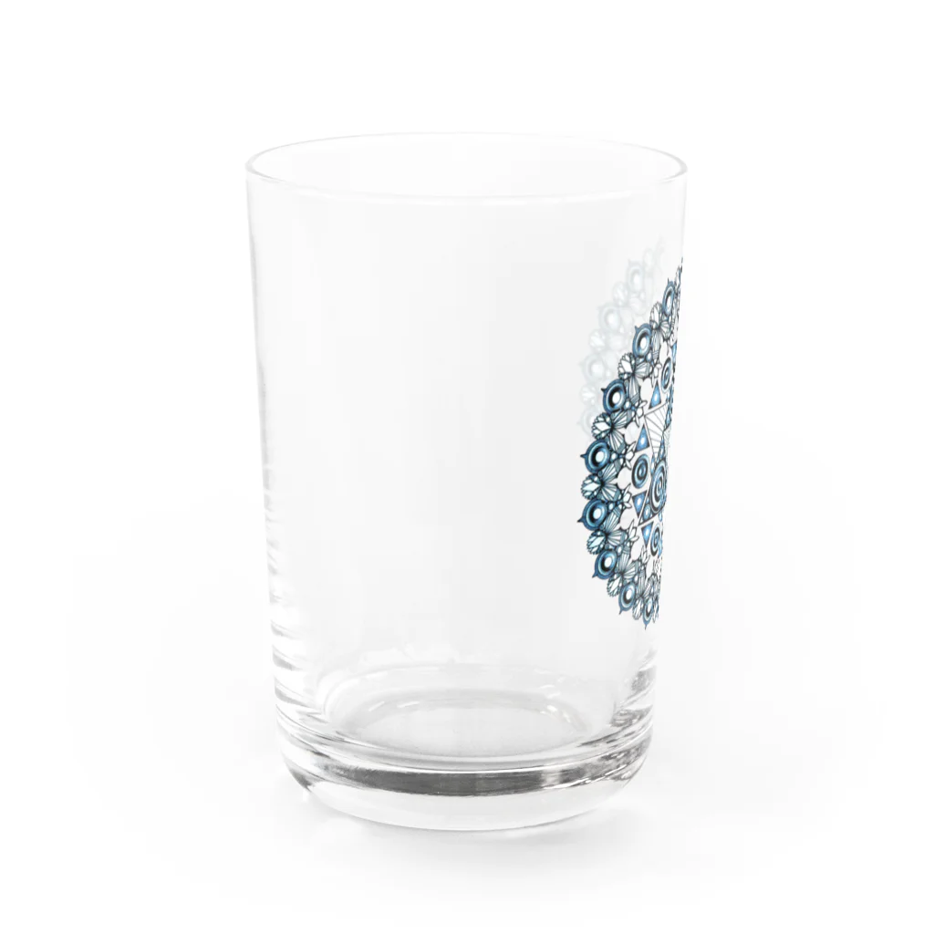 太陽の光降りそそぐ庭の金星のエンブレム Water Glass :left