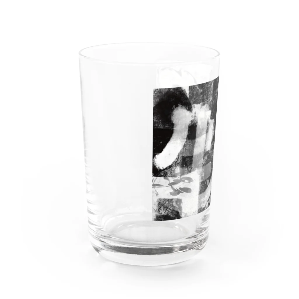 AkironBoy's_Shopの異世界　オジサンは生と死の狭間で戦いながら何かを観る。 Water Glass :left