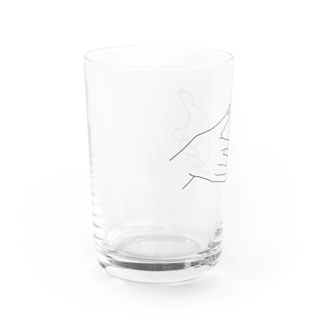 サワネチヒロのショップのろくろを回す手。 Water Glass :left