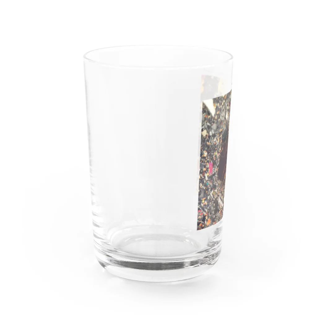 縞々田の薄片 玄武岩 クロス Water Glass :left