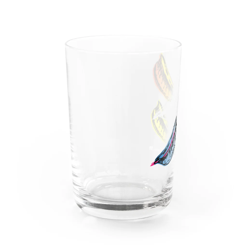 Mの白ロンT Water Glass :left