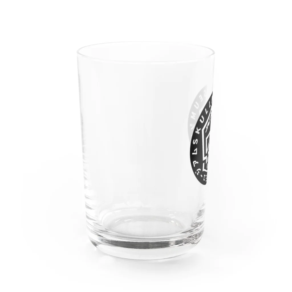 シャレコーベミュージアムのミュージアムロゴ2 Water Glass :left