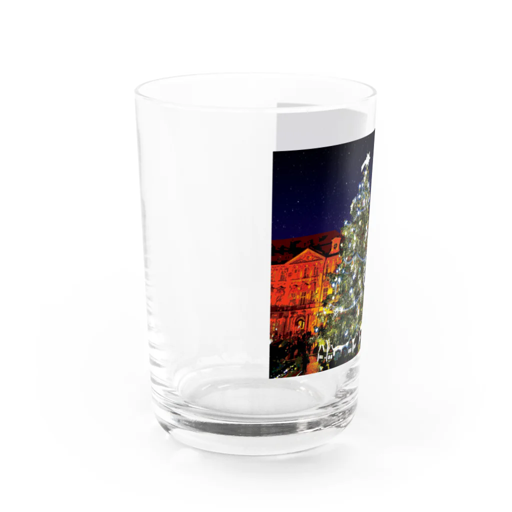 GALLERY misutawoのプラハ 夜のクリスマスツリーとティーン教会 Water Glass :left