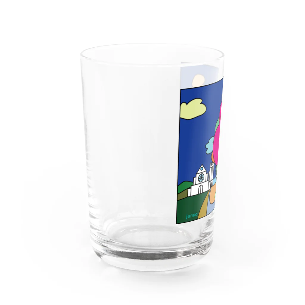 Blupiggの幸せの丘ピンクの木 Water Glass :left