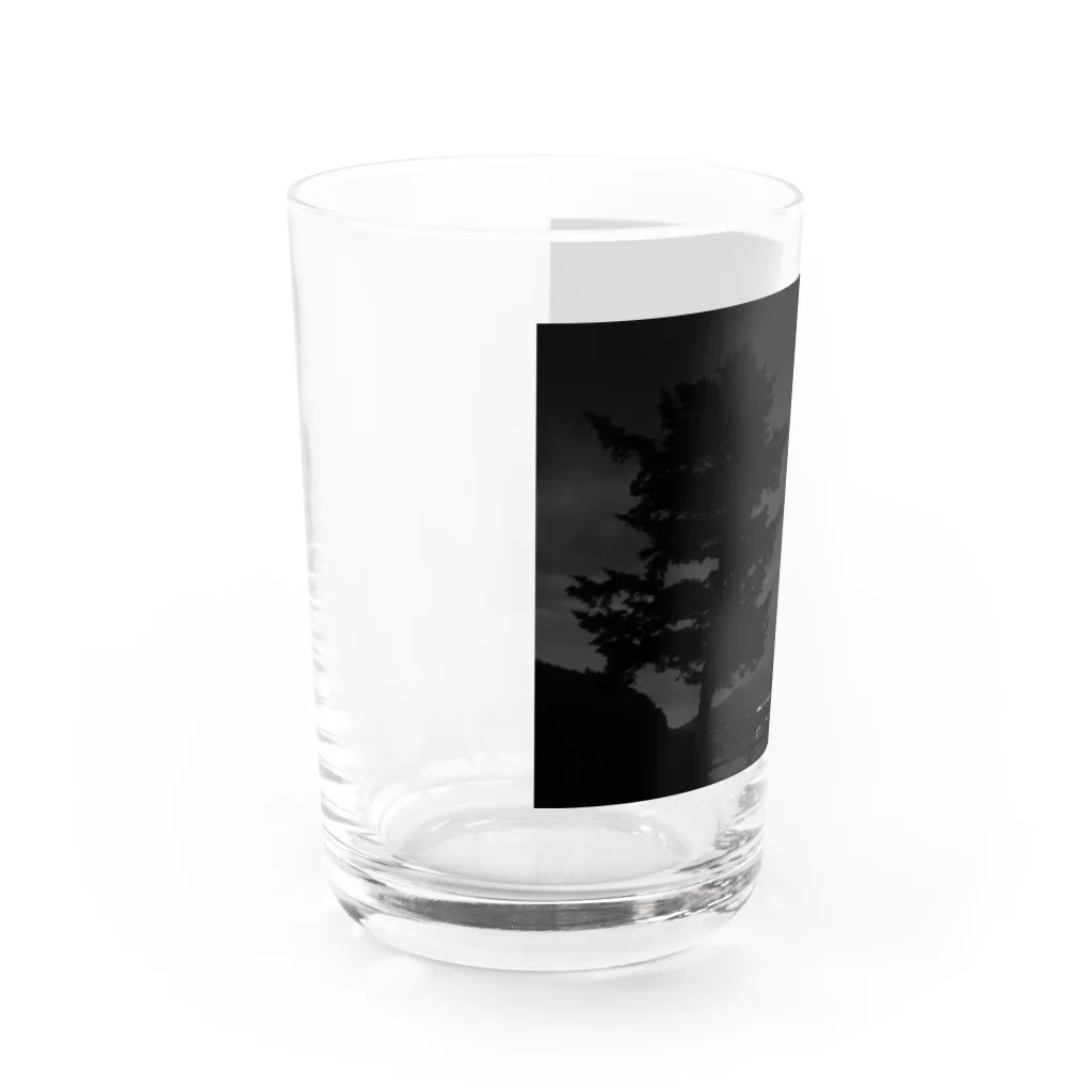 URAMENIの写真家中川  Photo series 13 Water Glass :left