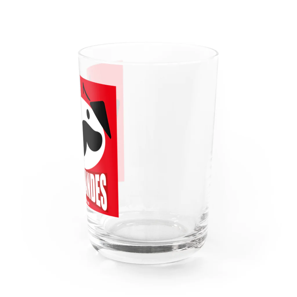 BEACSのPUGNANDES2022_Red Water Glass :right