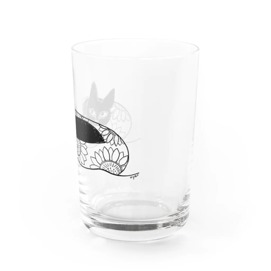 黒猫メディア / nya3（にゃにゃにゃ）の浮き輪と黒猫さん グラス右面