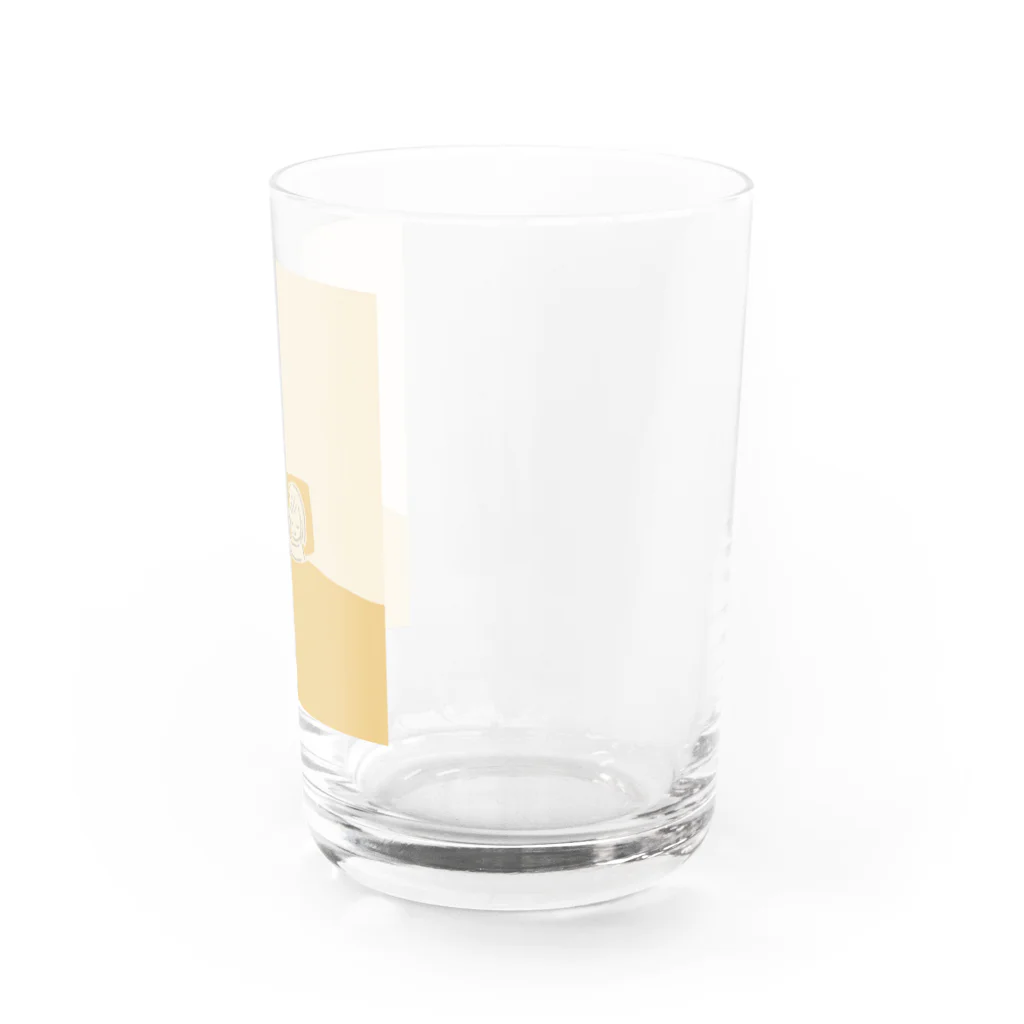 はやし企画の梨を撫でながら寝たい Water Glass :right