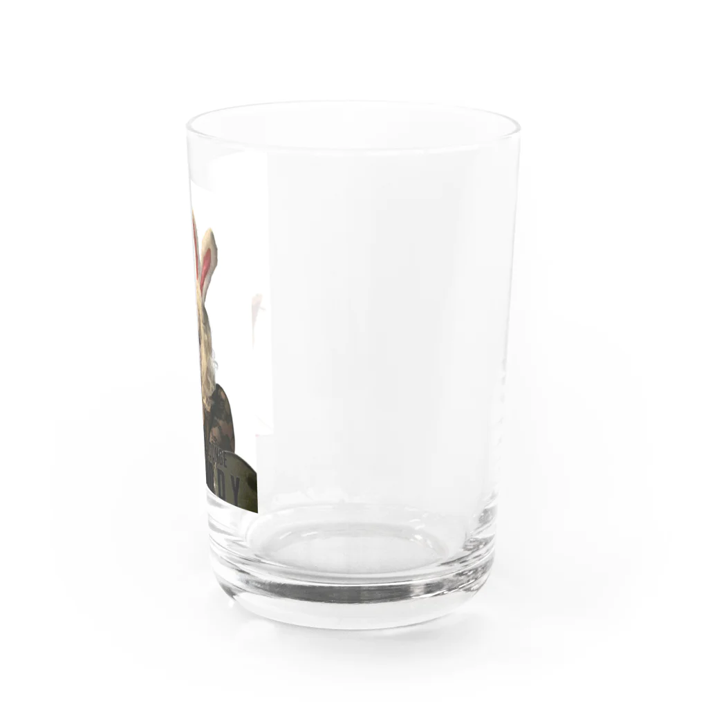 ヴァイオレットビアガーデンの新春デブうさぎガール Water Glass :right