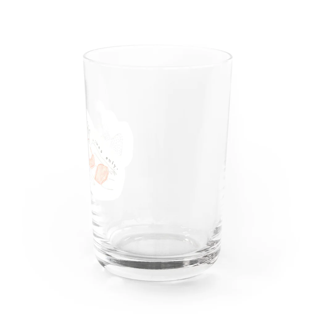 オオツカナノハのGood vibes only Water Glass :right