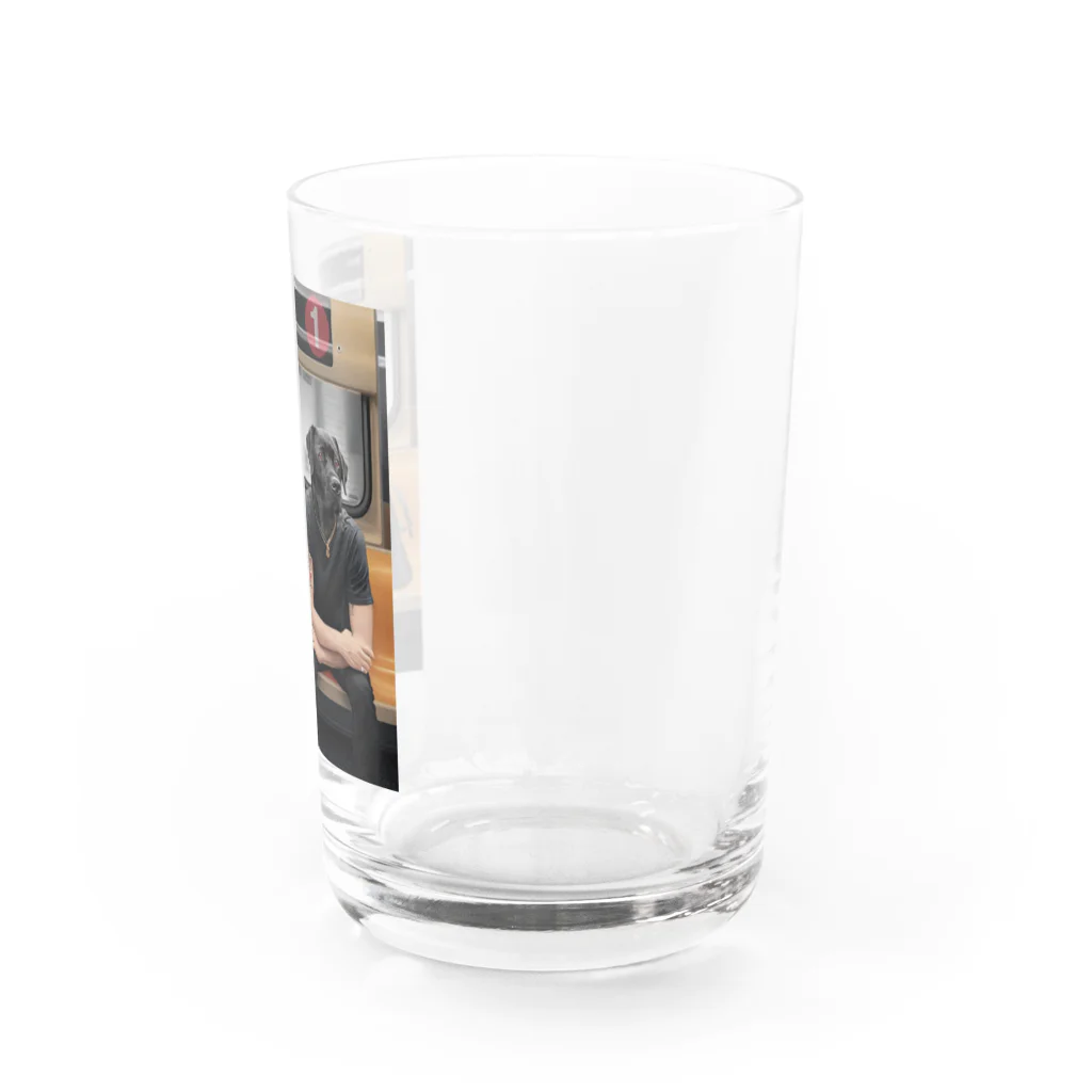 Mottan‘s Art Goods Shopの地下鉄の乗る　犬のカップル Water Glass :right