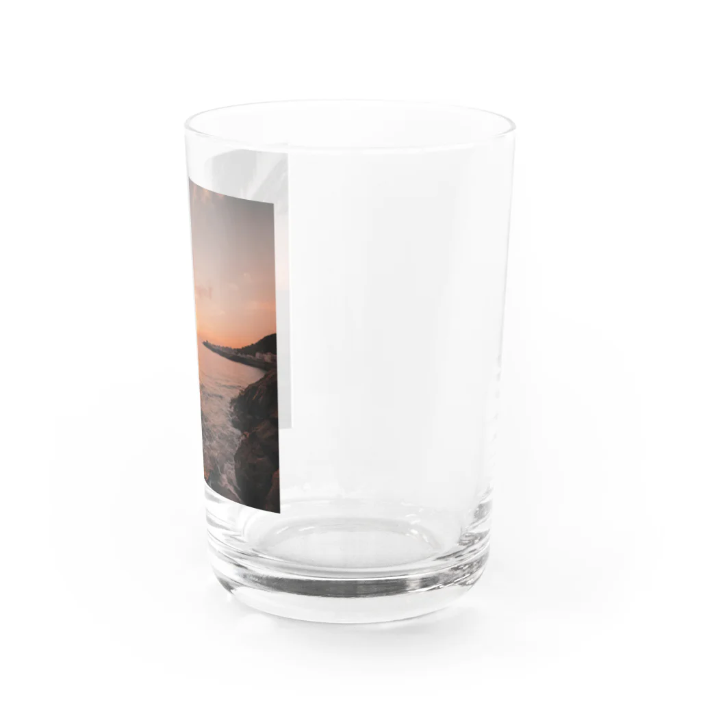 海外の景色たちの海外の夕焼け Water Glass :right