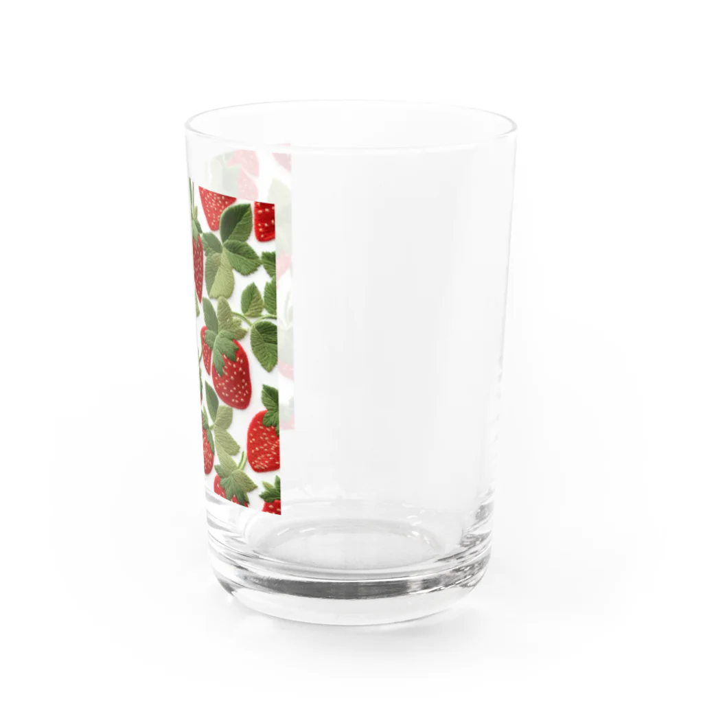 レイのイチゴの刺繍 Water Glass :right