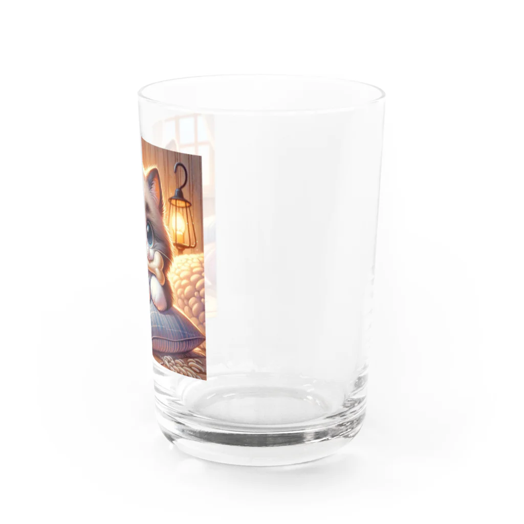 TomaTracksの骨をくわえた猫ちゃん Water Glass :right