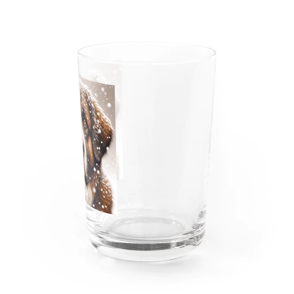 Ama'sの雪の中しかめっ面の犬さん Water Glass :right