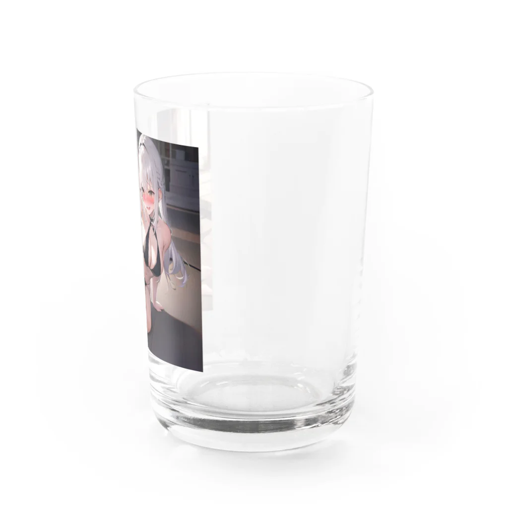 あなたに夢中の黒いビキニの女の子（銀髪Ｖｅｒ．） Water Glass :right