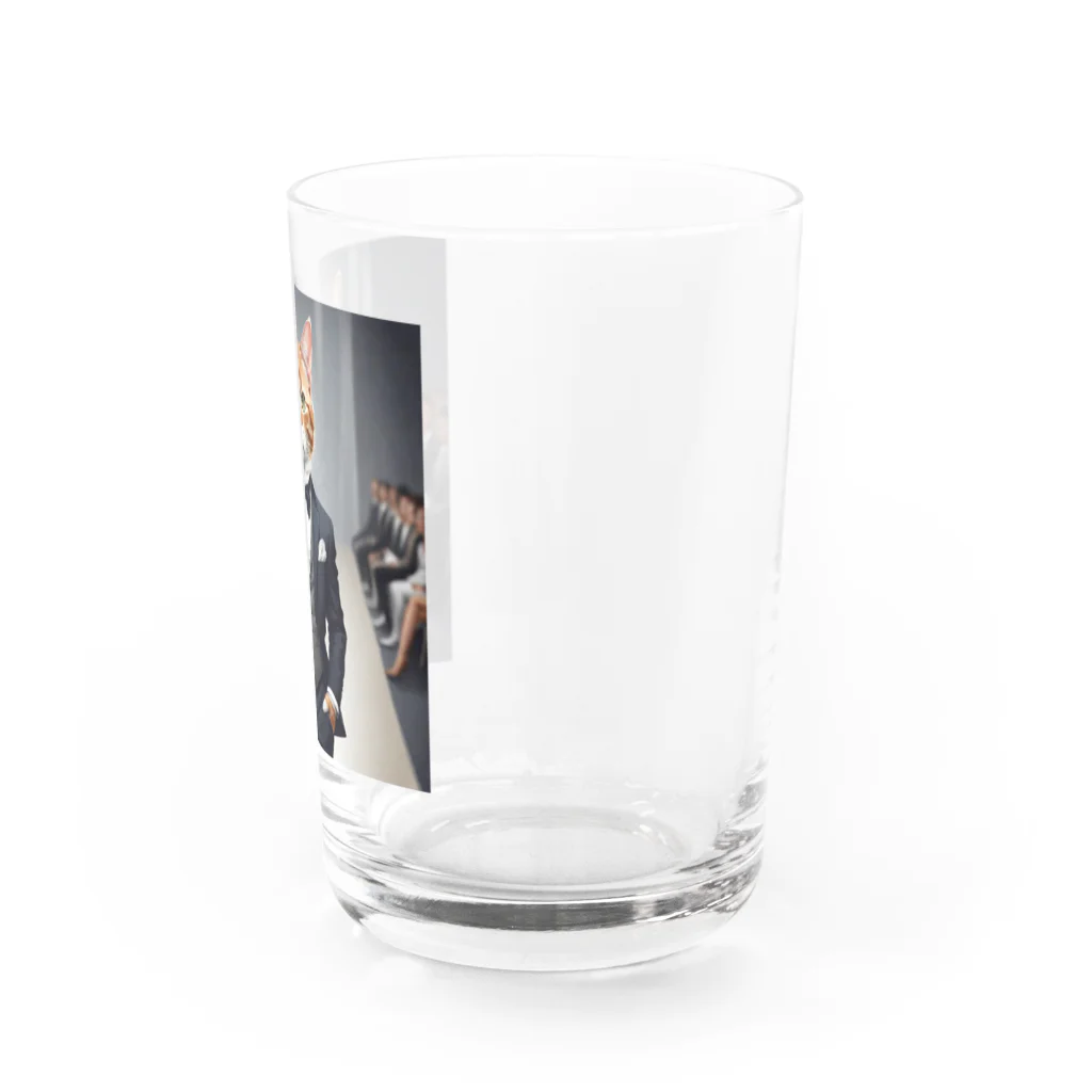 Kobayashi Kayoのランウェイを歩くモデル猫 Water Glass :right