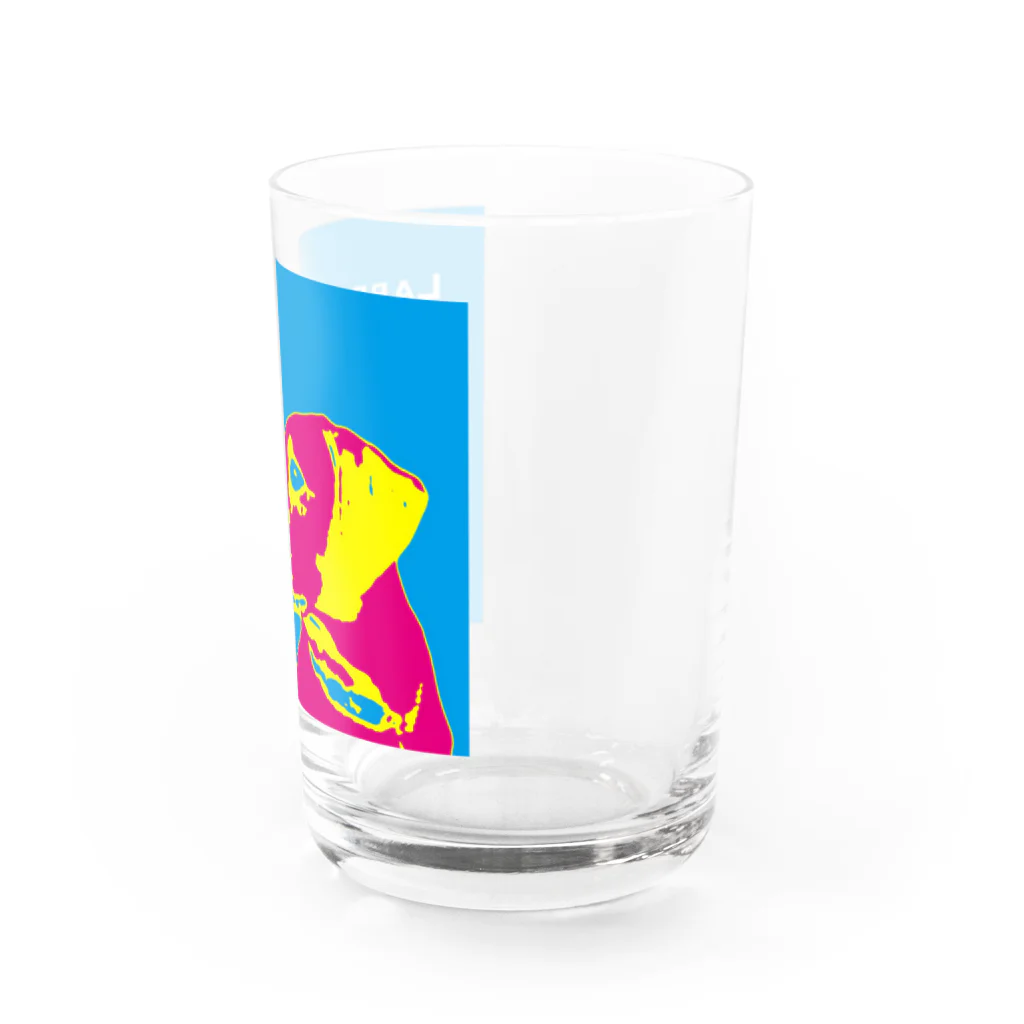 HanaTorantaのラブラドール　抽象化ピンク×ブルー Water Glass :right