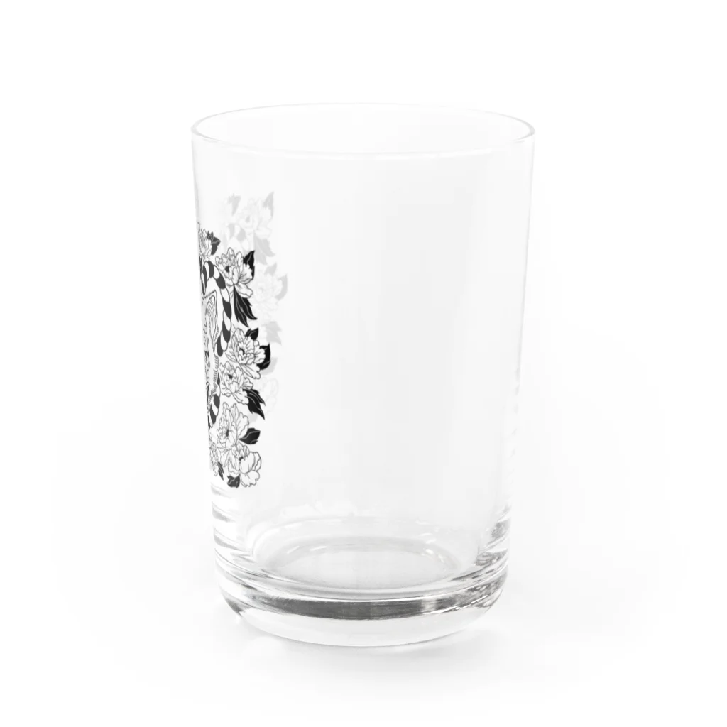 cmd+Qのワンちゃんとお花 Water Glass :right