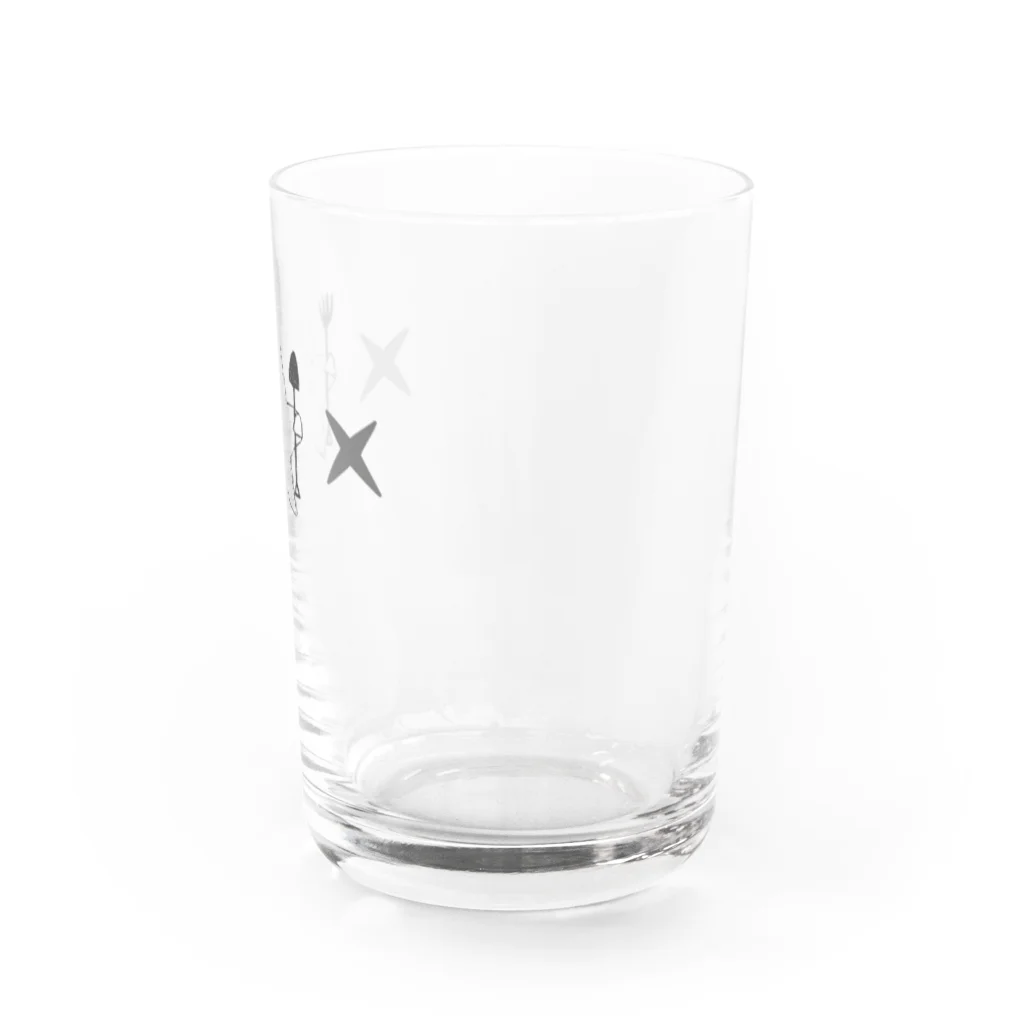 お菓子の秘密基地のkashikichi　ほしきち　星　キャラクター　ブサカワ　おもしろ　スター Water Glass :right