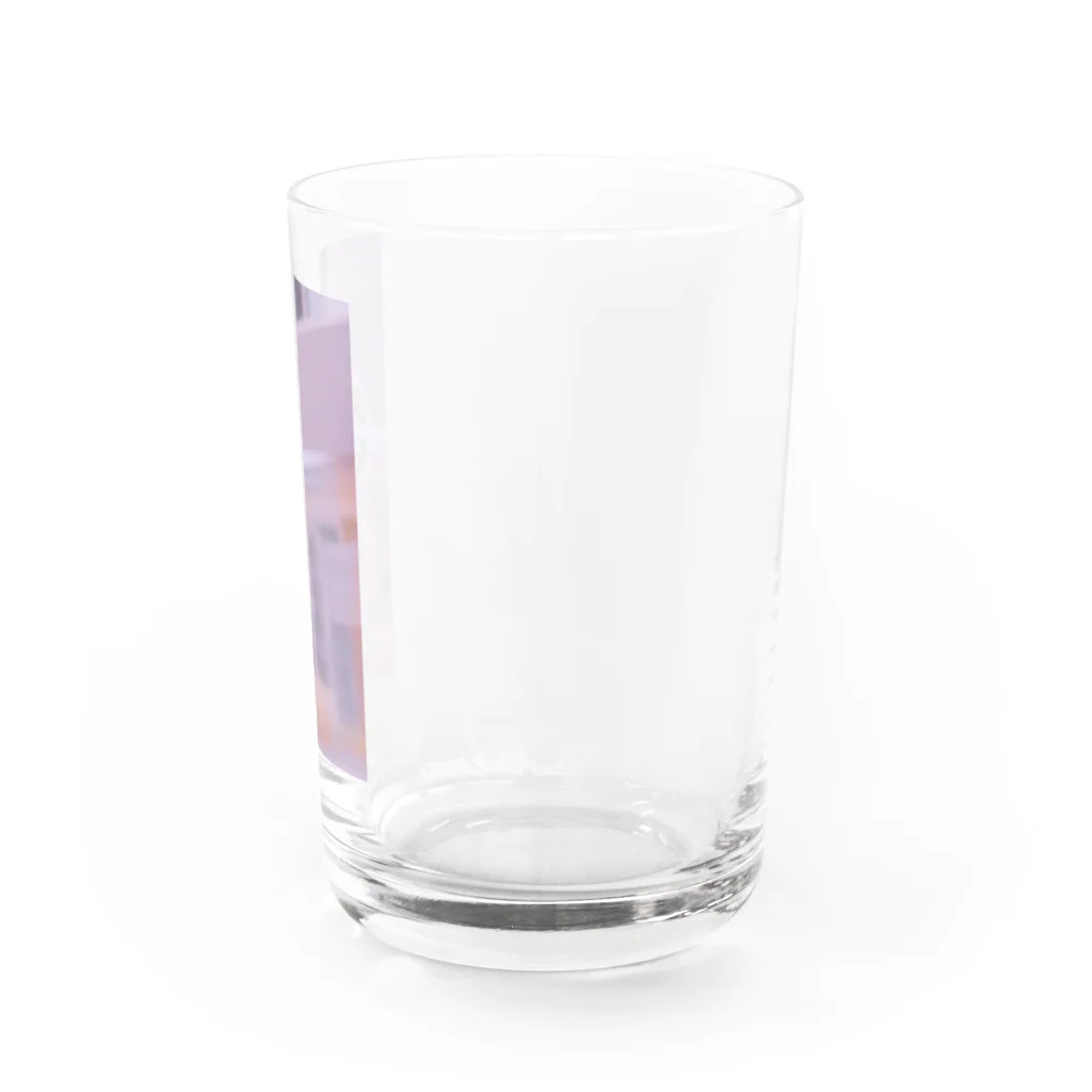 くず入れの中のくず入れのOnの街並み Water Glass :right