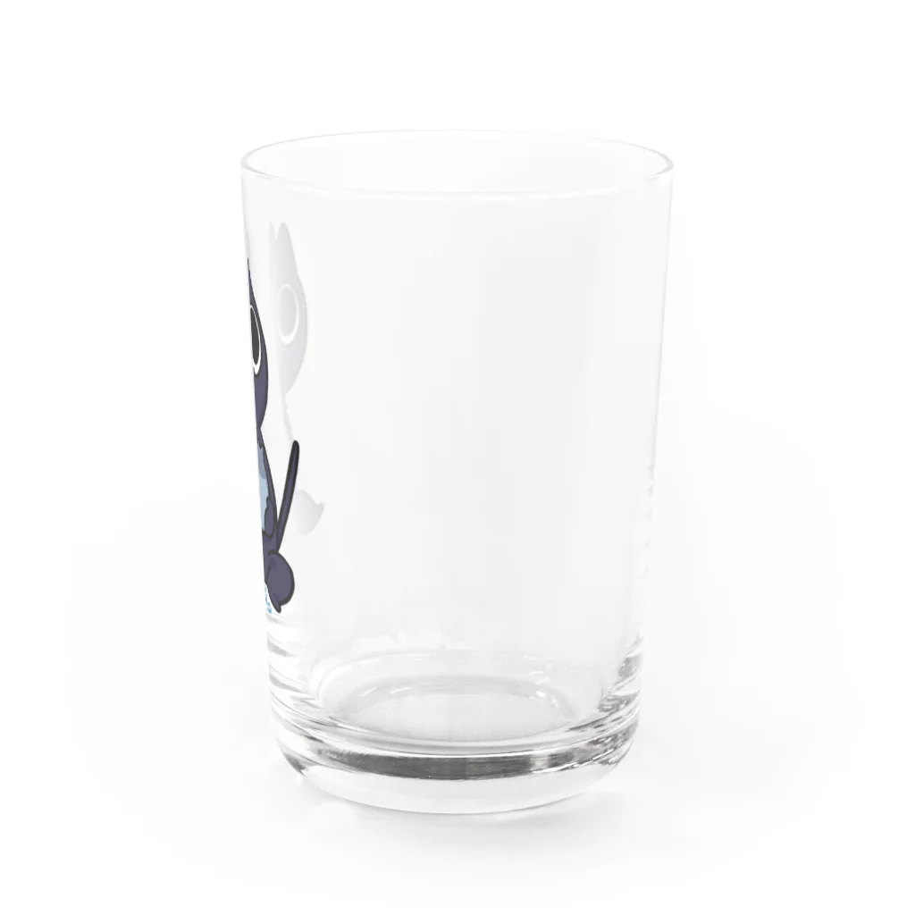 ムイムイクソジャンボのお食事した黒猫 Water Glass :right