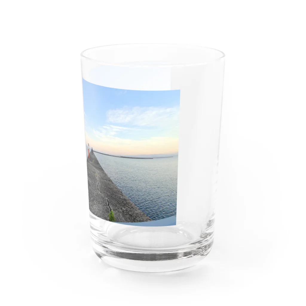 M0M0＆Lilyの防波堤で釣りがしたい Water Glass :right