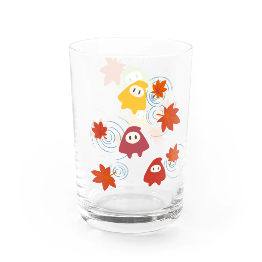 しばの夢工房イラストグッズ店の秋の気配に泳ぐ幸せの小人さん Water Glass :right