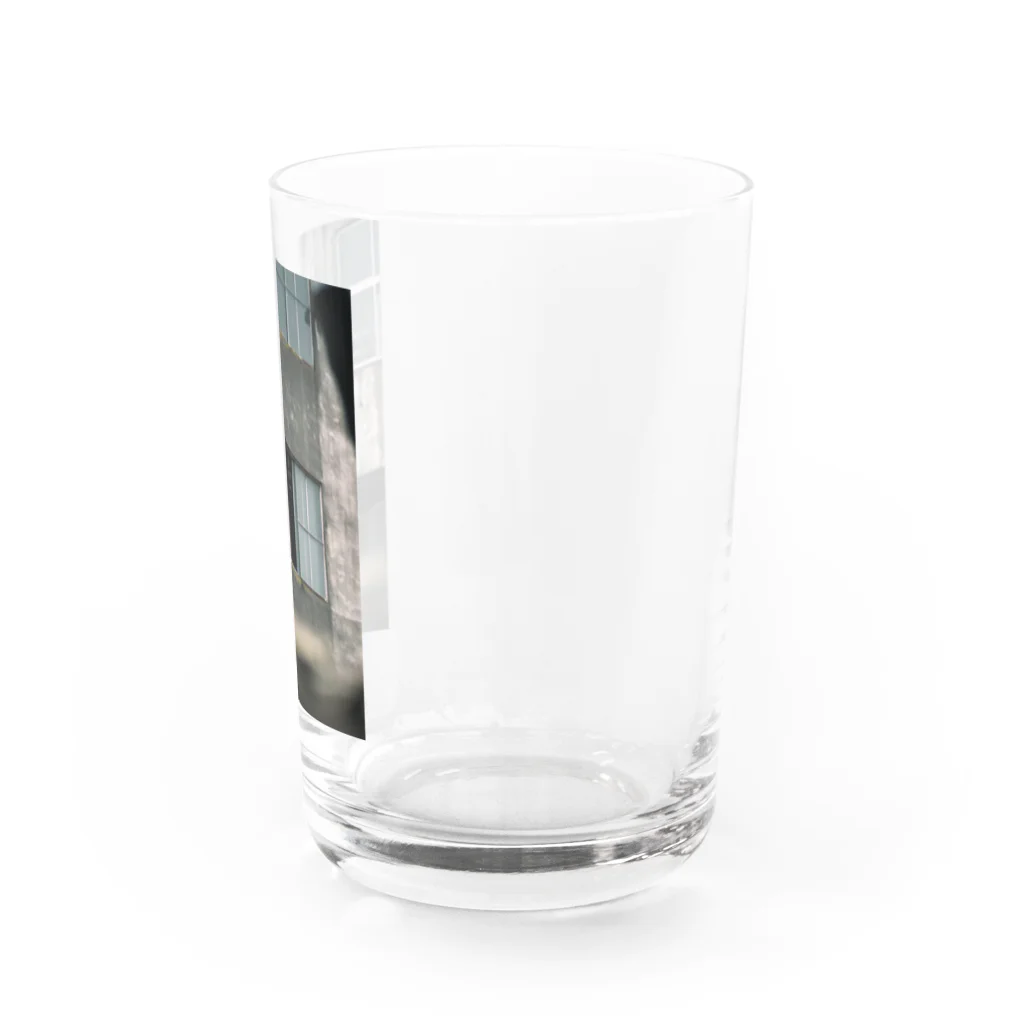 ハラシバキ商店の心霊写真(窓の女) Water Glass :right