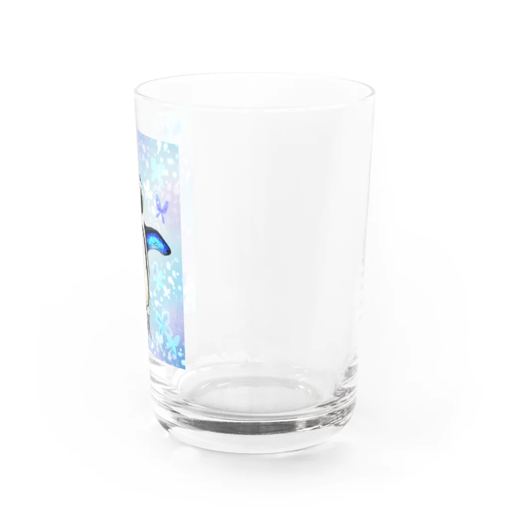 ヤママユ(ヤママユ・ペンギイナ)のケープペンギン「ちょうちょ追っかけてたの」(Blue) Water Glass :right