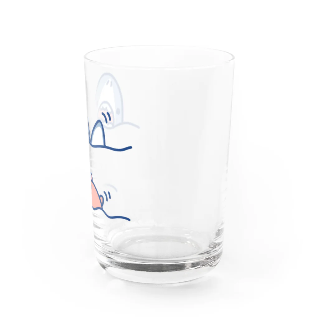 サメとメンダコ[namelessmm2]の手を振るサメとメンダコ Water Glass :right