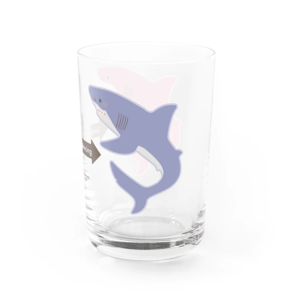 さかたようこ / サメ画家のサメさんたちの #ソーシャルディスタンス | ほわほわcolor グラス右面