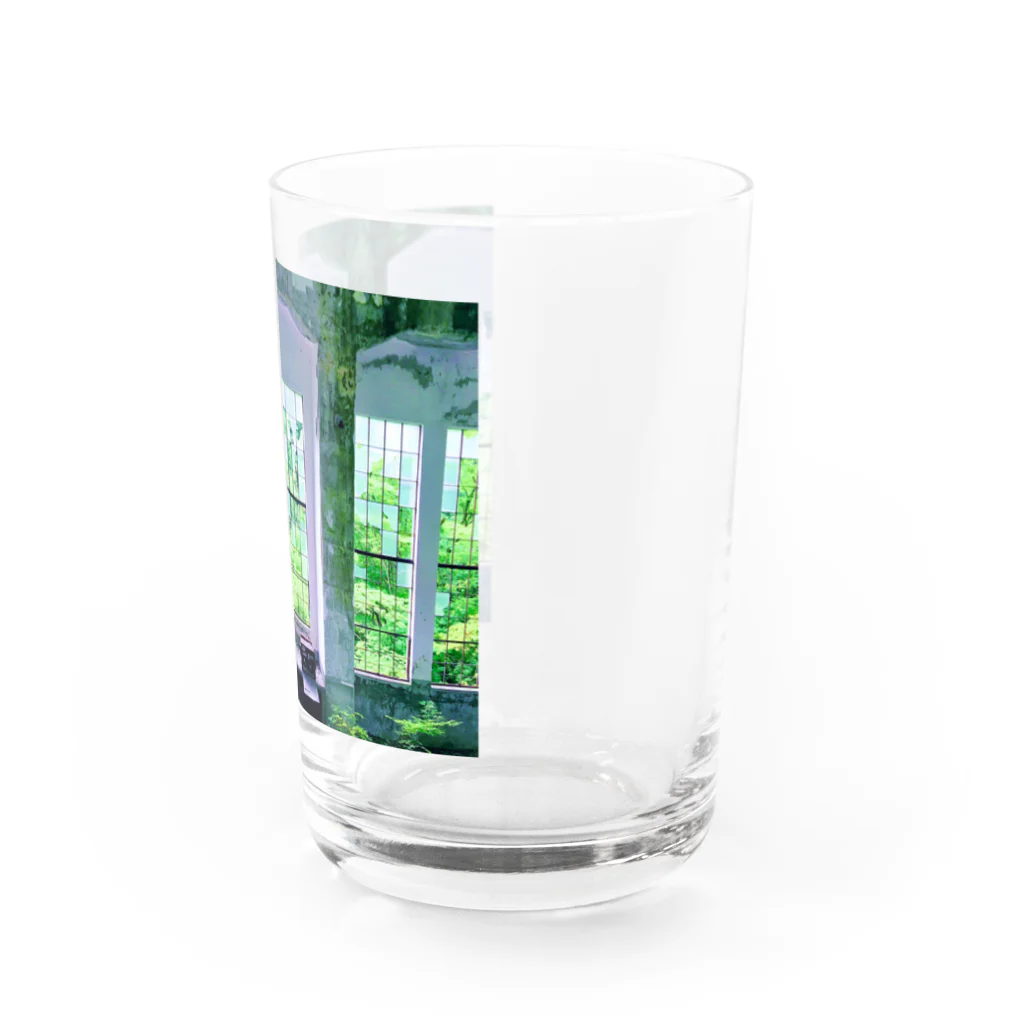 今日も酒がうめえの某発電所廃墟〜 Water Glass :right