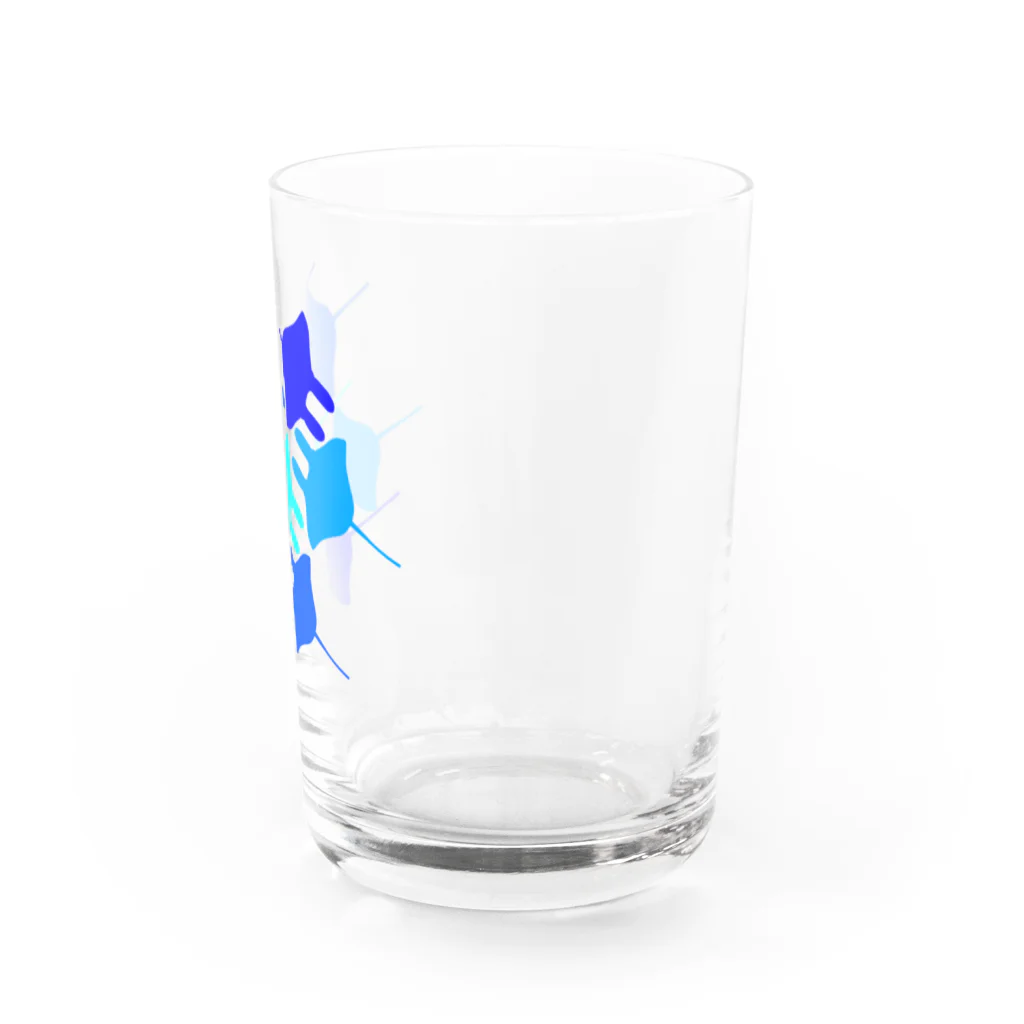 しろいおふぅのマンタの群れ Water Glass :right