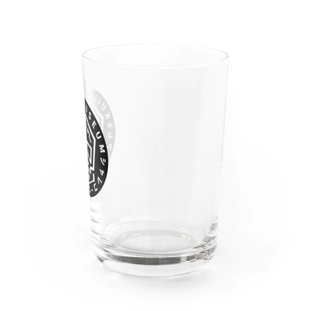 シャレコーベミュージアムのミュージアムロゴ2 Water Glass :right