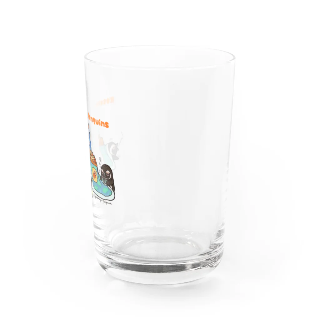 ヤママユ(ヤママユ・ペンギイナ)のコタツとミカンとぺんぎん Water Glass :right