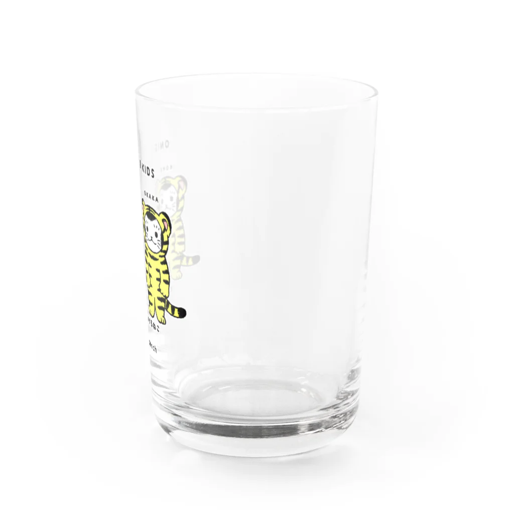 mikepunchのおにぎりキッズ・とらのいをかりるねこ Water Glass :right