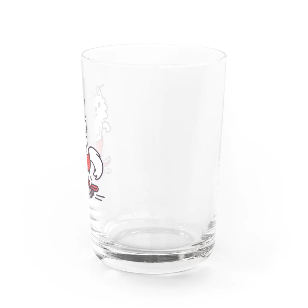 イラスト MONYAAT のワンポイント 赤ぱんポメラのスケボー Water Glass :right