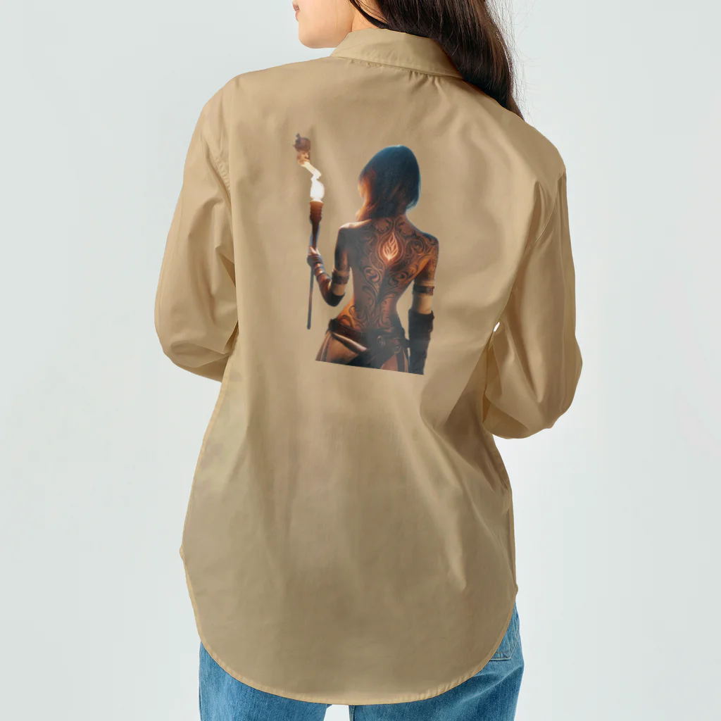 hoodie styleの松明を持つ女性 ワークシャツ