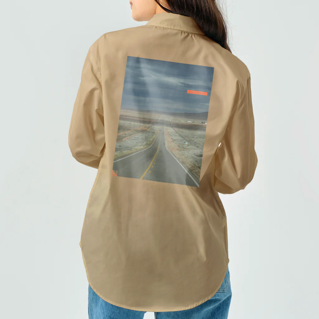 宇田川海胆界/u2sukeの寂寞とした道路の風景 ワークシャツ