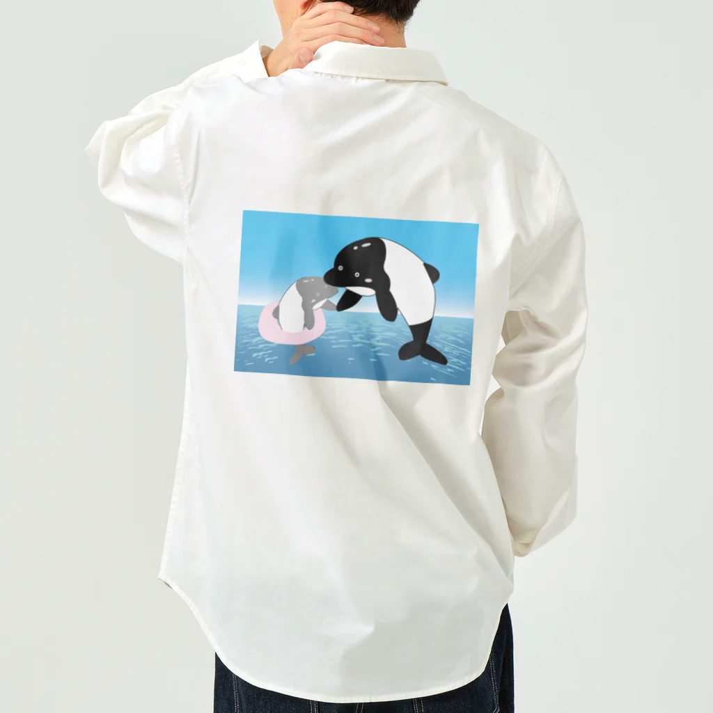 Drecome_Designの【手を取って・・・】海豚(イルカ)親子 ワークシャツ