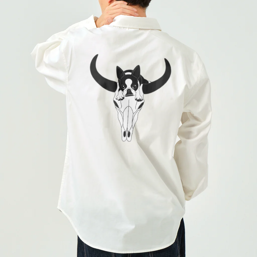 コチ(ボストンテリア)のバックプリント:ボストンテリア(牛の頭蓋骨)[v2.8k] ワークシャツ