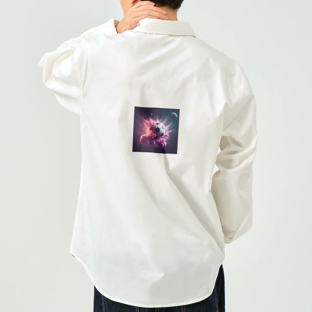 ワンダーワールド・ワンストップの宇宙の中でピンク色の煙を放ち爆発するサッカーボール③ Work Shirt