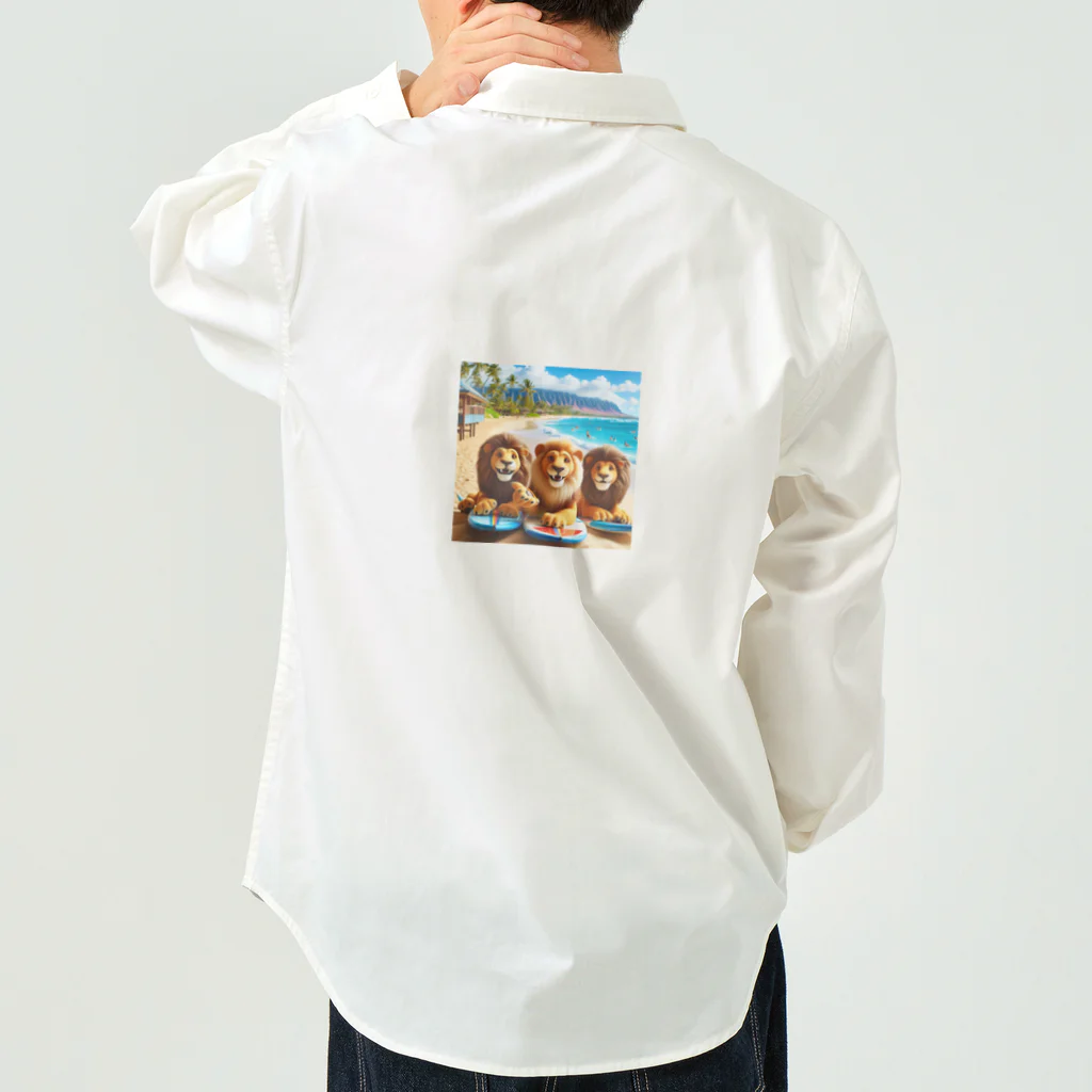 YFCのハワイのリゾートビーチでサーフィンを楽しむ陽気なライオン達④ Work Shirt