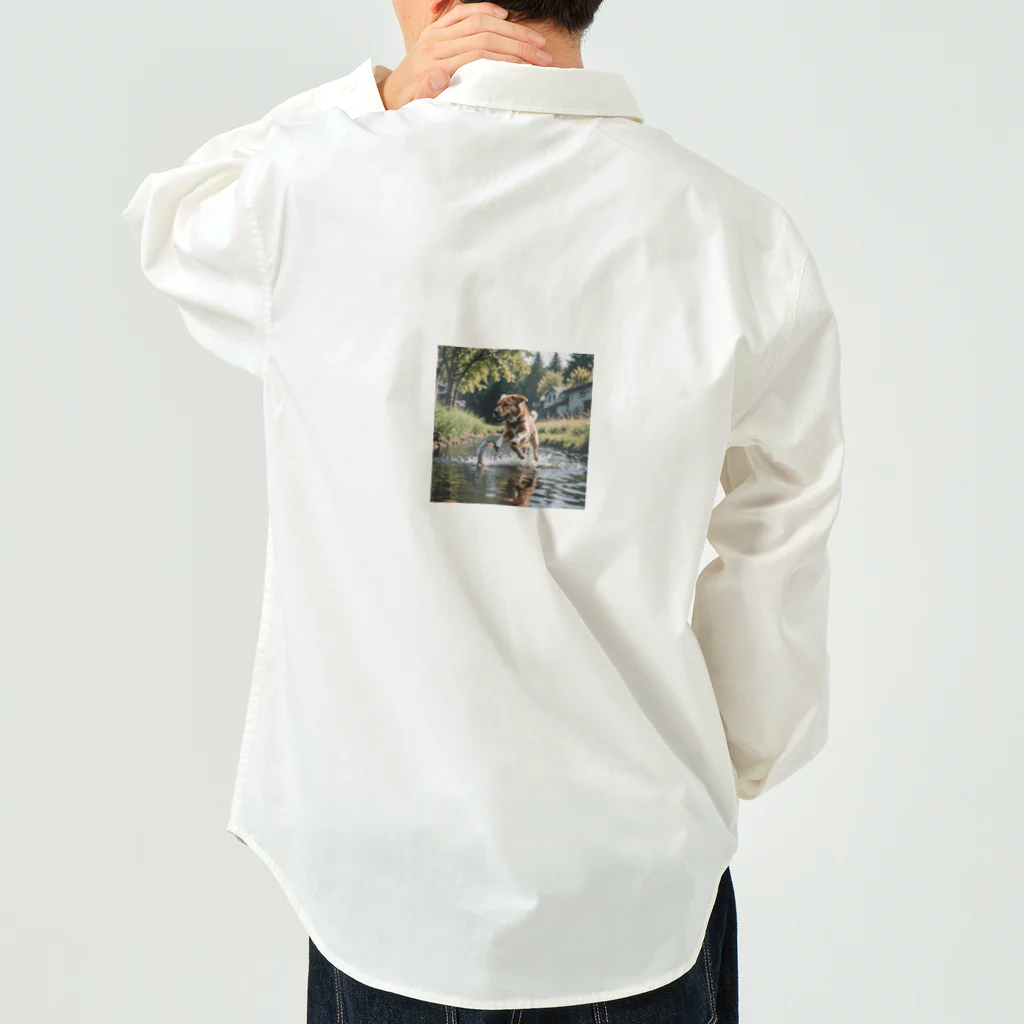 kokin0の水辺を走る犬 dog runnning on the water Work Shirt