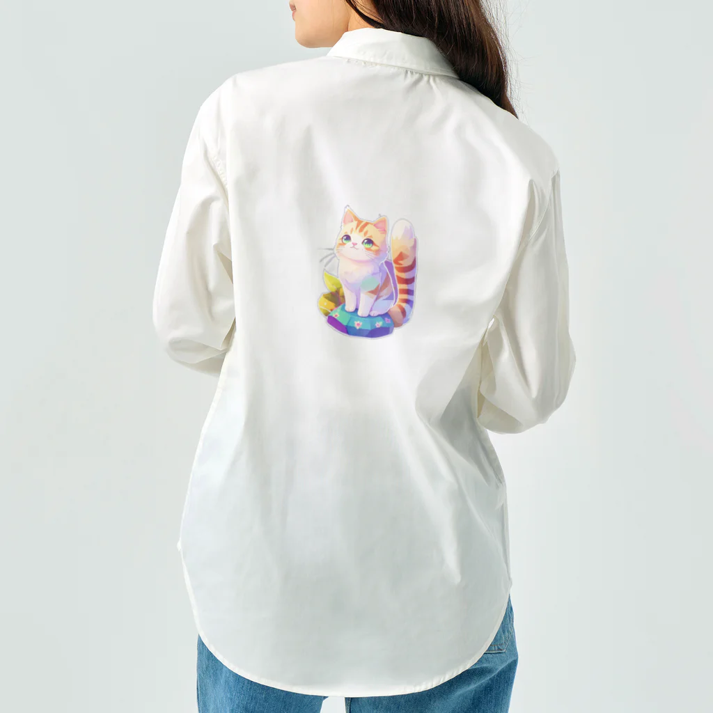 dolphineの上目遣いで見上げるrainbow cute cat Work Shirt