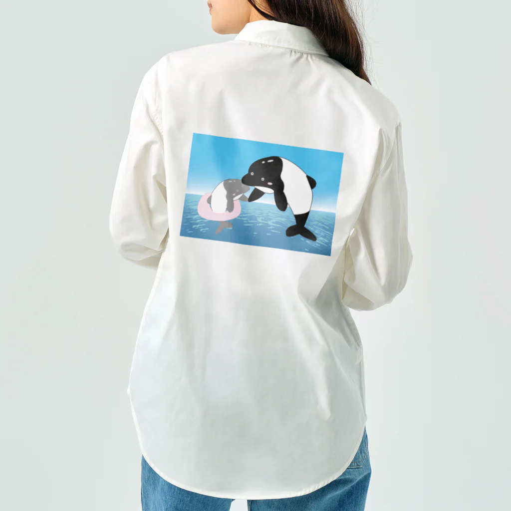 Drecome_Designの【手を取って・・・】海豚(イルカ)親子 ワークシャツ