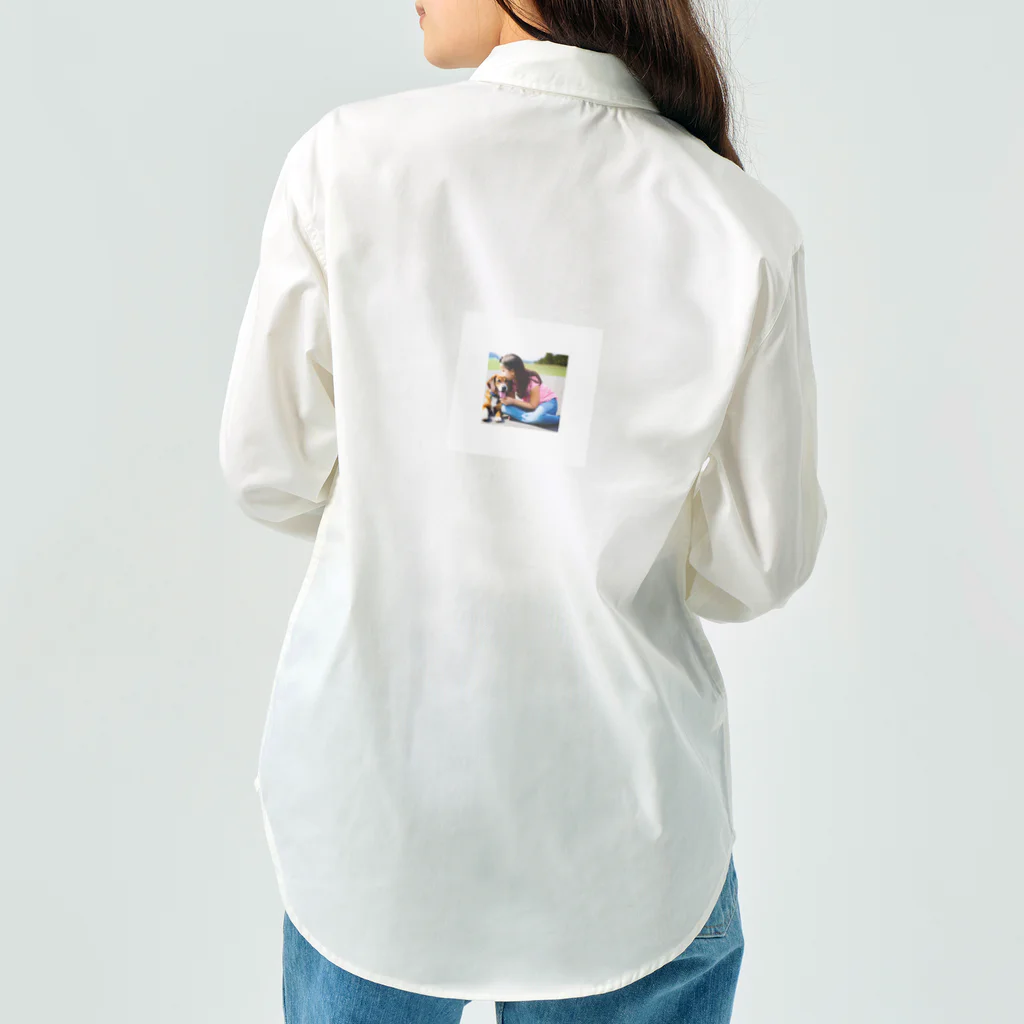 テルのビジネス大学のショップの可愛い犬と少女 Work Shirt