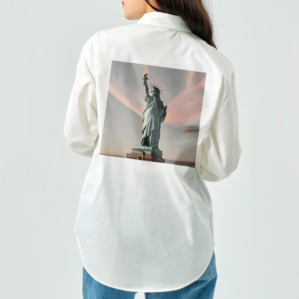 持続可能なサプライショップの自由の女神と夕日 ワークシャツ
