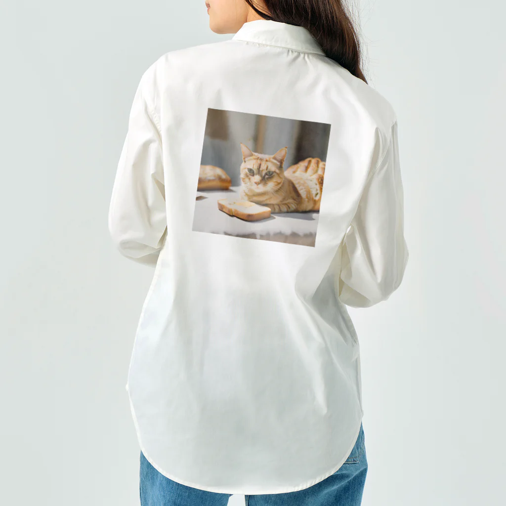 猫雑貨屋　ねこまろのパンの化身、茶トラ Work Shirt